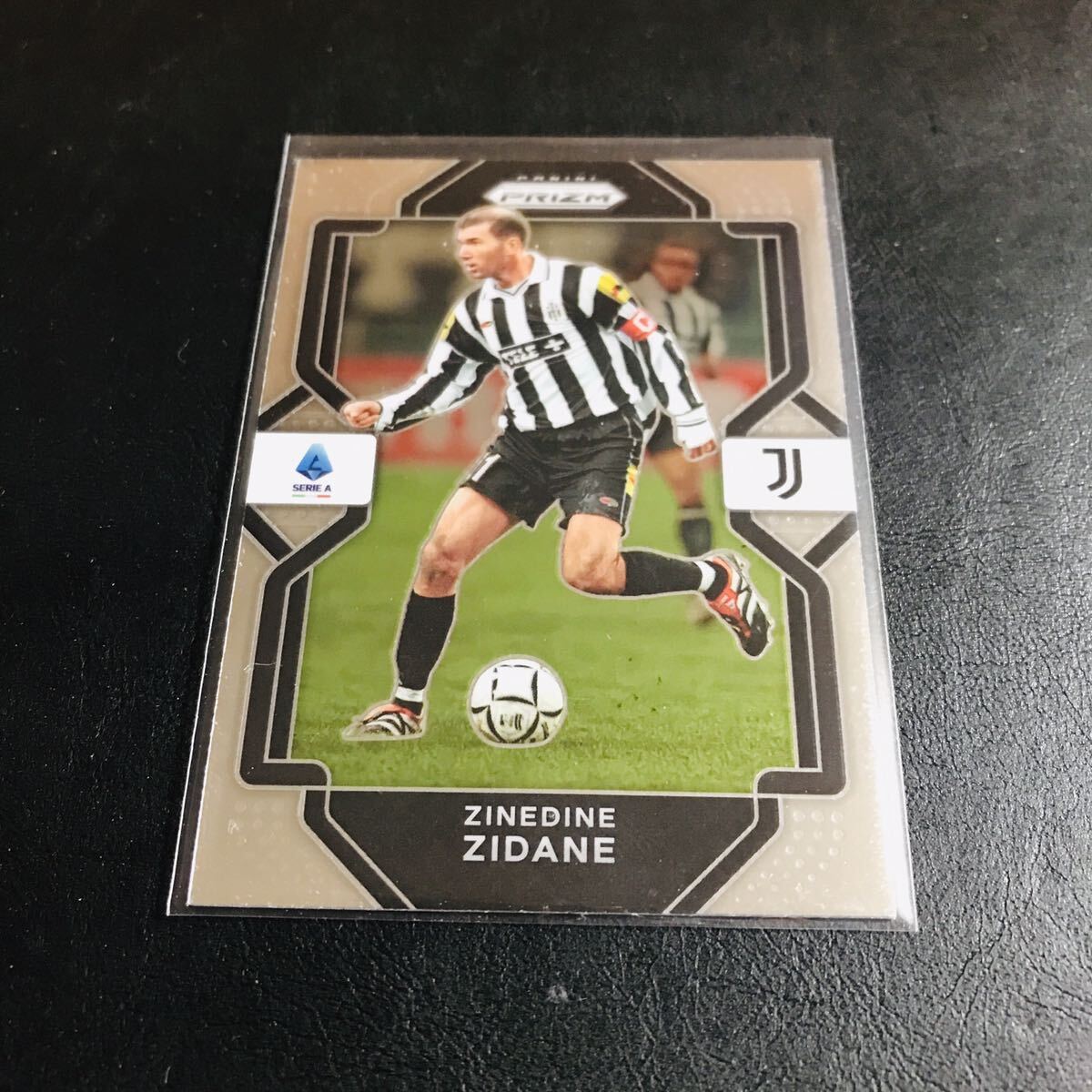 Zinedine Zidane / 2022-23 PANINI Chronicles SOCCER PRIZM Base カード ジダン ユベントス フランス代表 レアの画像1