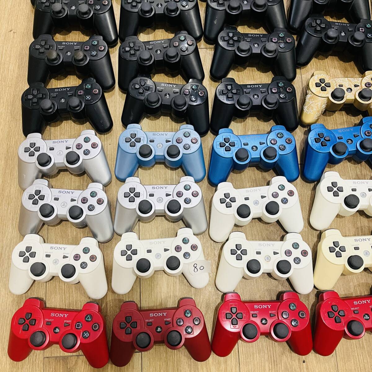 80 ジャンク品 動作未確認 SONY ソニー PS3 61台セット コントローラー デュアルショック3 プレステ3 リモコン dualshock3 ピンク レッド_画像4