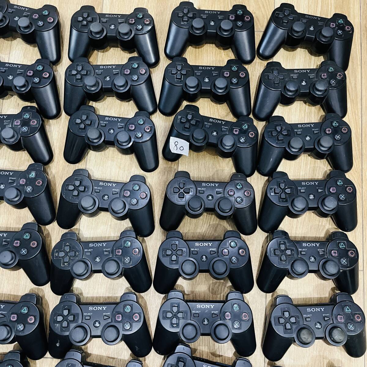 80 ジャンク品 動作未確認 SONY ソニー PS3 61台セット コントローラー デュアルショック3 プレステ3 リモコン dualshock3 ピンク レッド_画像3