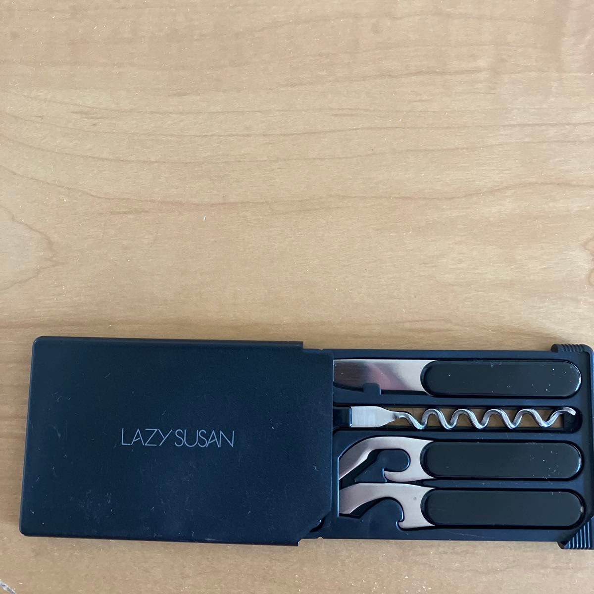 LAZY SUSAN 携帯ナイフ　コルクオープナー　缶切りセット　カードケースサイズ