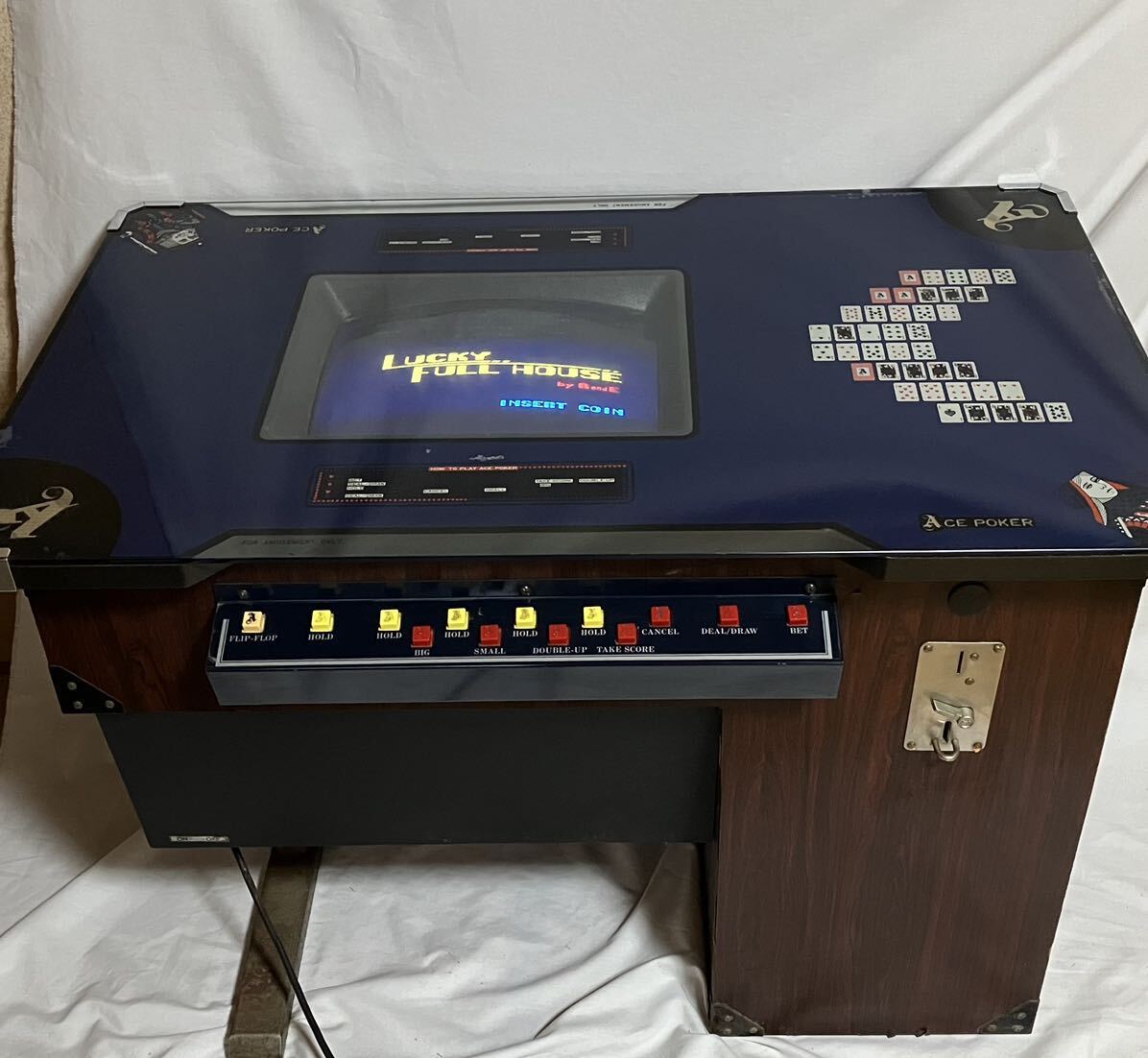 テーブルゲーム 喫茶店 筐体　昭和レトロ　当時物　ポーカー　トランプ　ラッキーフルハウス　テーブルゲーム筐体_画像1