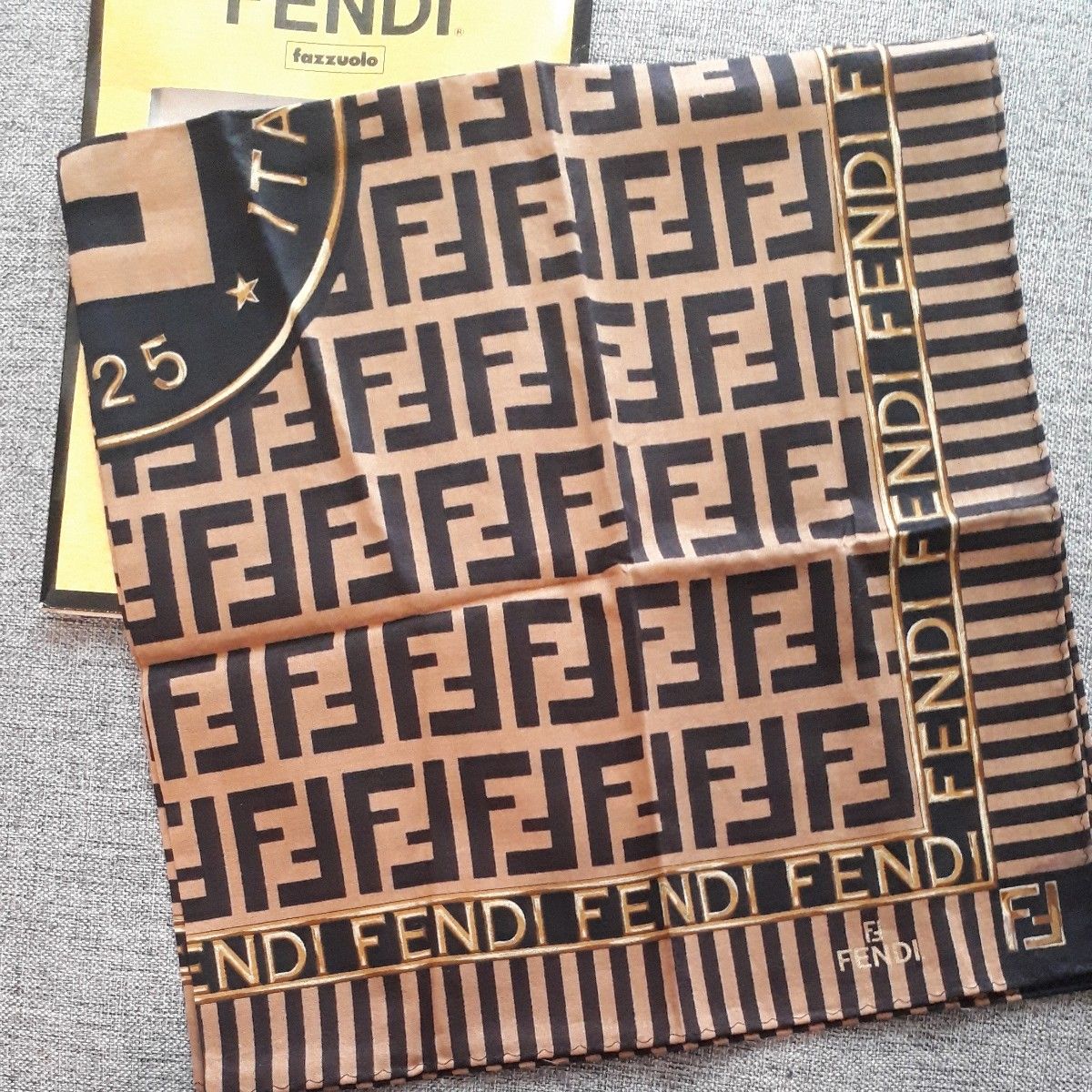 フェンディ FENDI　ハンカチ ズッカ 柄 ブラウン