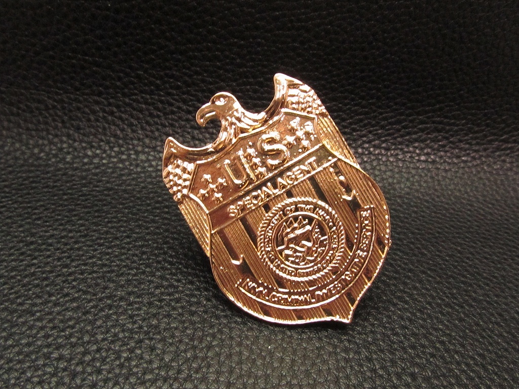 NCIS American navy crime .. department clip type Police badge /18/ size ** approximately 65mm x 45mm present use same size high quality replica 