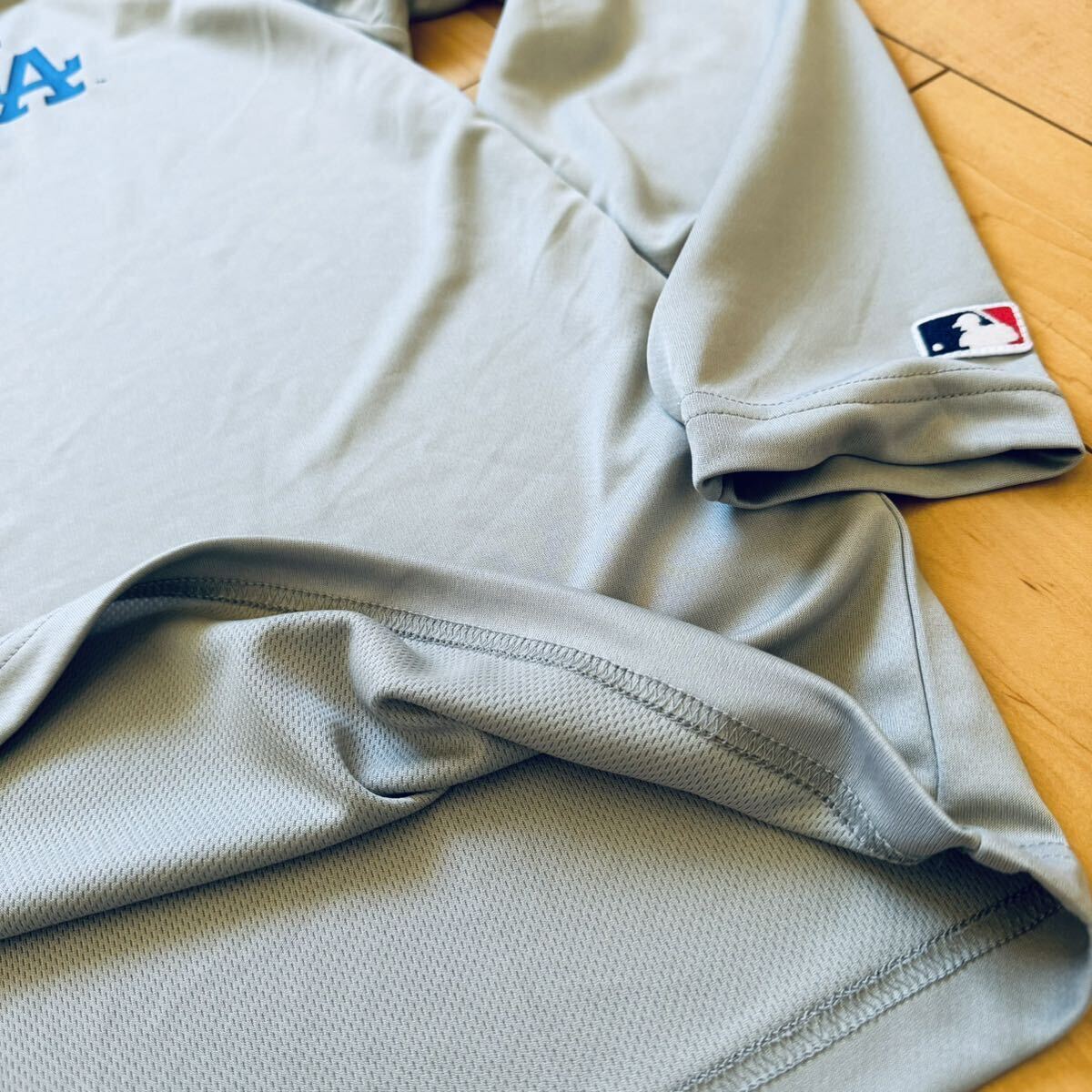 新品 MLB公式ロサンゼルス ドジャース ドライメッシュ ロングTシャツ 長袖 大谷翔平 サイズM グレーの画像3