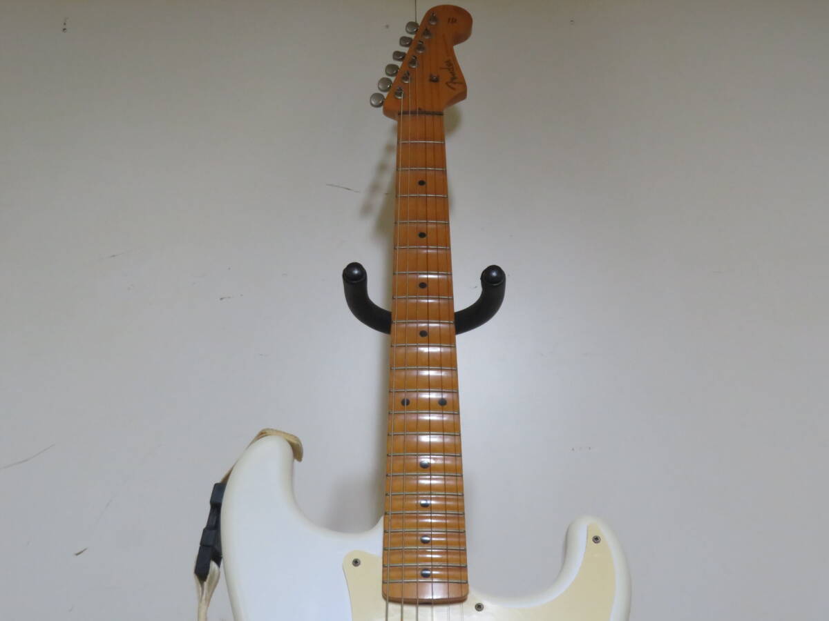 Fender крыло STRATOCASTER Fender Stratocaster MADE IN JAPAN серийный No.S026523 электрогитара мягкий чехол имеется дополнение изображение есть 