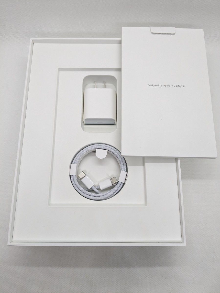 美品】iPad Pro 11インチ 第4世代 256GB Wi-Fi+Cellular M2 美品】iPad Pro 11インチ 第4世代 256GB Wi-Fi+Cellular M2