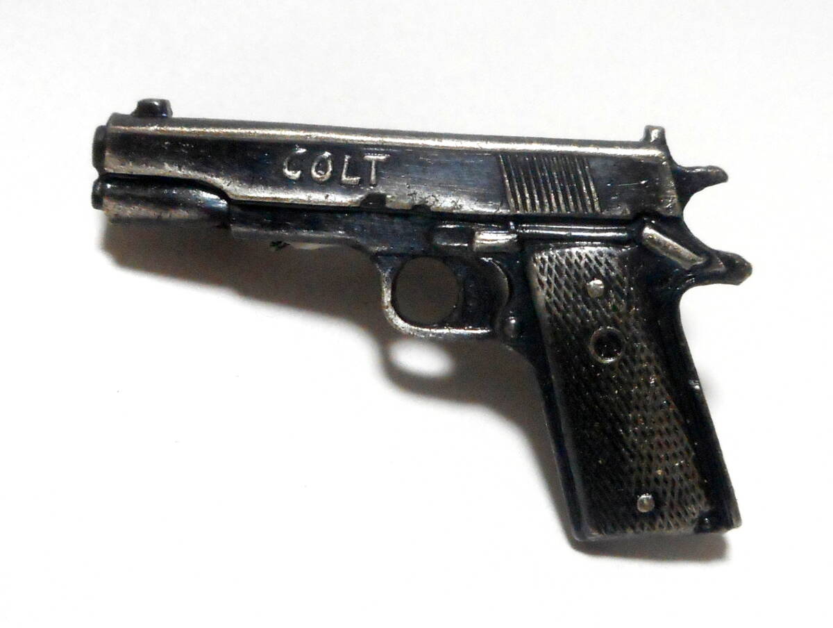 ピストル バッヂ ブローチ ピンバッジ ピンズ COLT 45 コルト 拳銃 当時物 昭和レトロの画像1