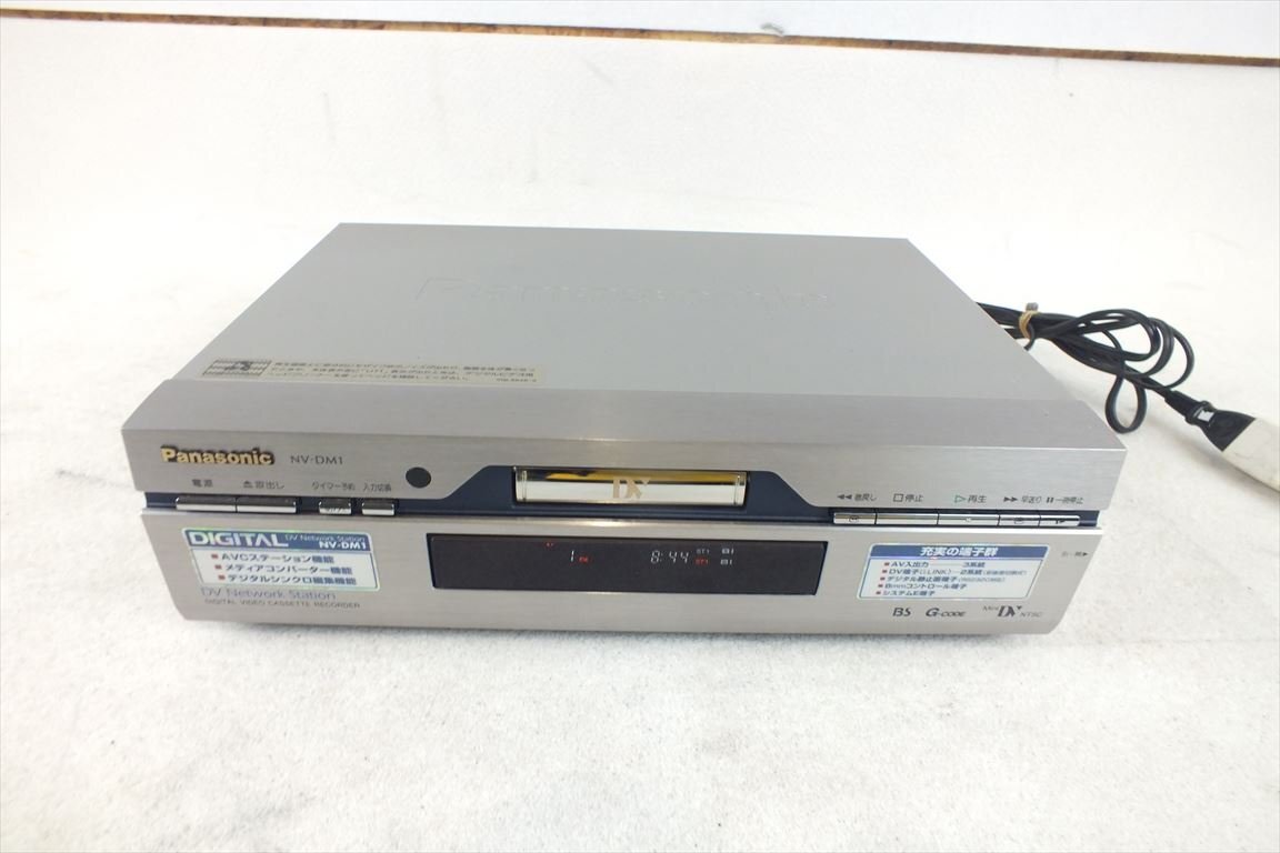 ☆ Panasonic パナソニック NV-DM1 ビデオカセットレコーダー 中古 現状品 240407R6240の画像1