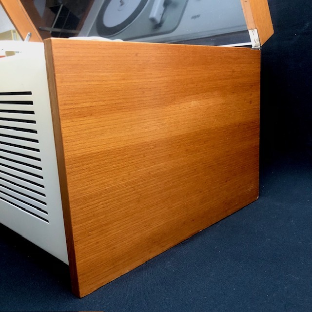  Brown [BRAUN][SK61] vacuum tube radio & record player 50Hz (60Hz region is conversion vessel . necessary )