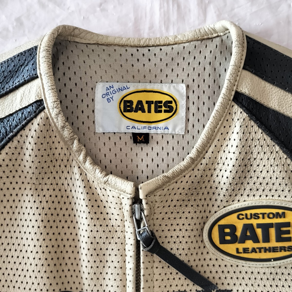 BATES ベイツ 半袖 パンチングレザー ジャケット M 本革 レザー レーシングジャケットの画像5