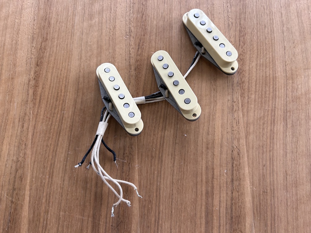 Pre-wiredからの取り外し品 Custom'69PU Fender Custom Shop '69 Stratocaster Pickup set の画像2