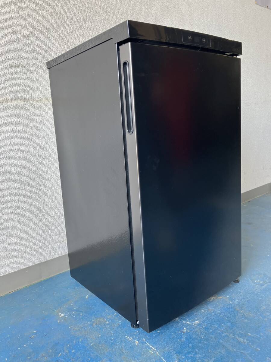 小玄A141 MAXZEN マクスゼン 64L 前開き冷凍庫 JF064ML01GM 2022年製 ガンメタリック ブラック キッチン家電 動作確認済み 現状品の画像2