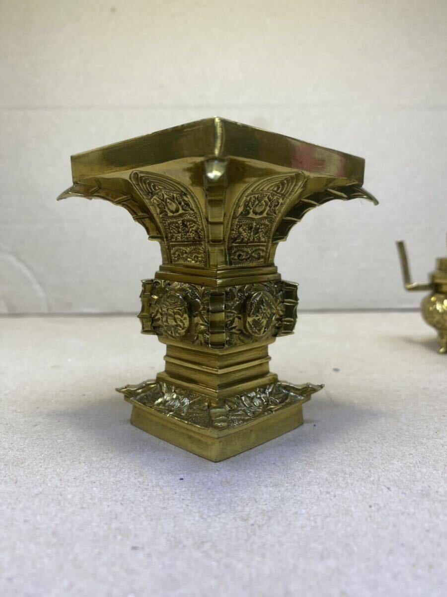 43500円 鍋印 上彫角型三具足 2.5寸 - 仏具一般 43500円 鍋印 上彫角型三具足 2.5寸 - 仏具一般
