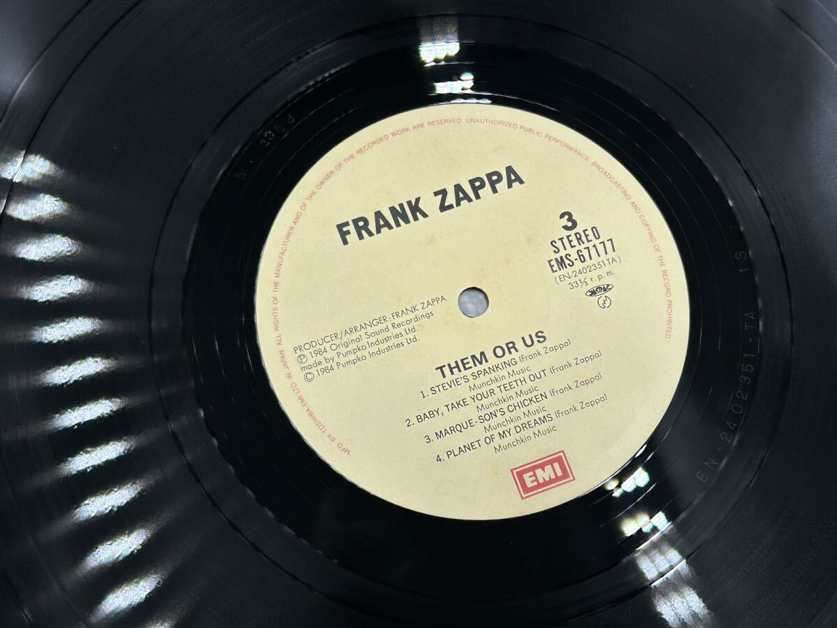 ２２７６ レコード ＬＰ FRANK ZAPPA フランク・ザッパ / THEM OR US 奴らか？俺たちか？EMS-67176・77の画像4