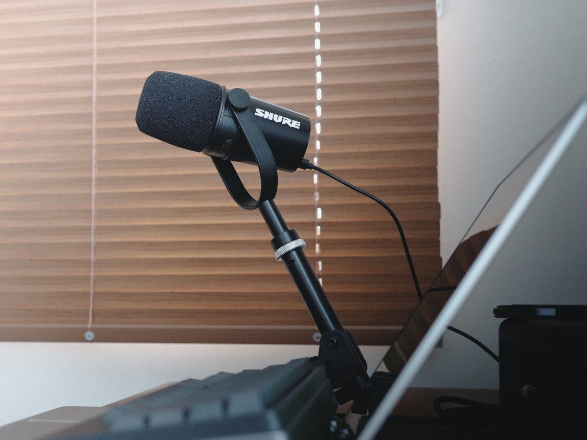 SHURE MV7 Podcast microphone