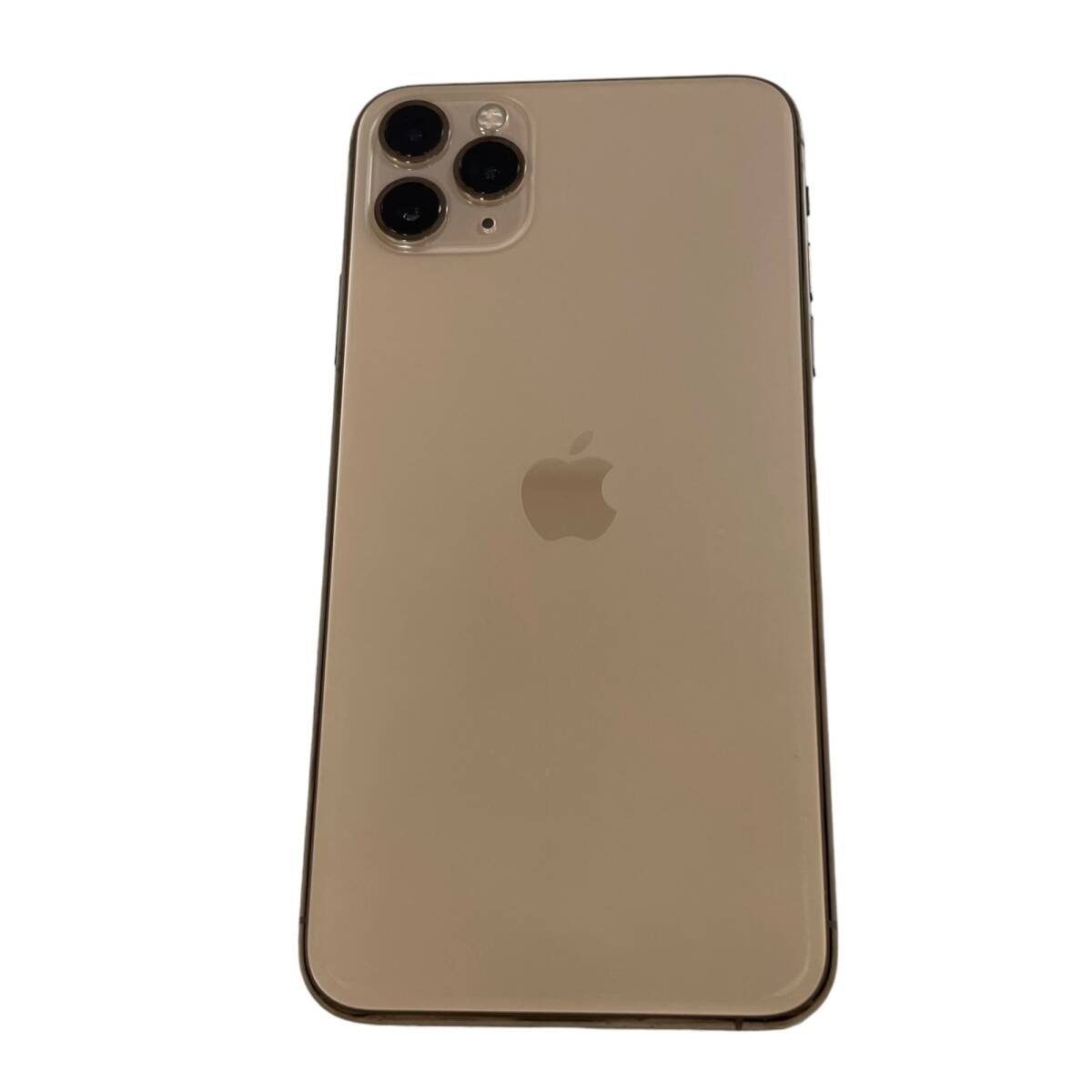 【中古品】 初期化済み Apple iPhone 11 Pro Max 256GB SIMロック有 ゴールド MWHL2J/A バッテリー82％ ドコモ判定：〇 本体のみ A61792RL_画像9