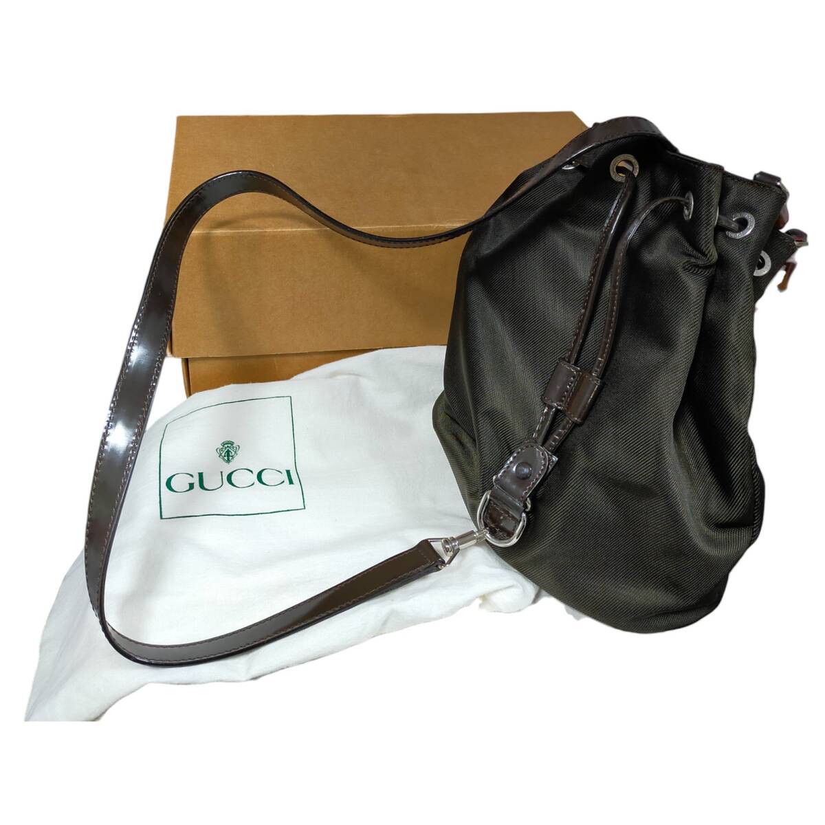 ◆中古品◆GUCCI グッチ バンブー レザー 巾着型 ミニバッグ ダークカラー ブランド バッグ 鞄 箱付き E61189NAの画像1