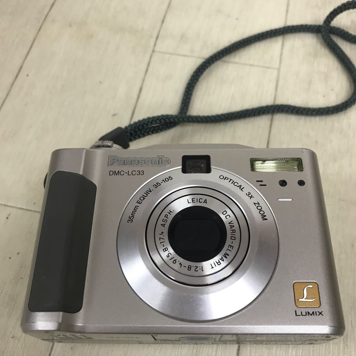 B1942 動作品 Panasonic パナソニック LUMIX DMC-LC33 コンパクトデジタルカメラ 電池式 デジカメ 簡易動作確認済み 現状品_画像2