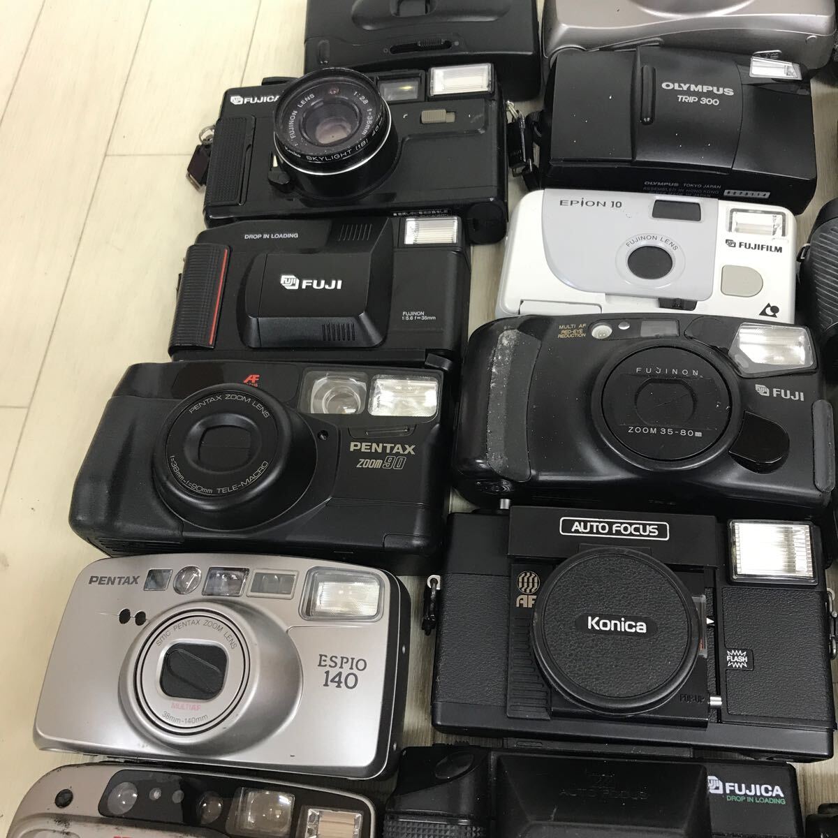 B1948 レトロ カメラ 30点 色々 OLYMPUS PENTAX RICOH FUJIFILM 他 まとめ 大量 セット 当時物 動作未確認 ジャンク_画像5