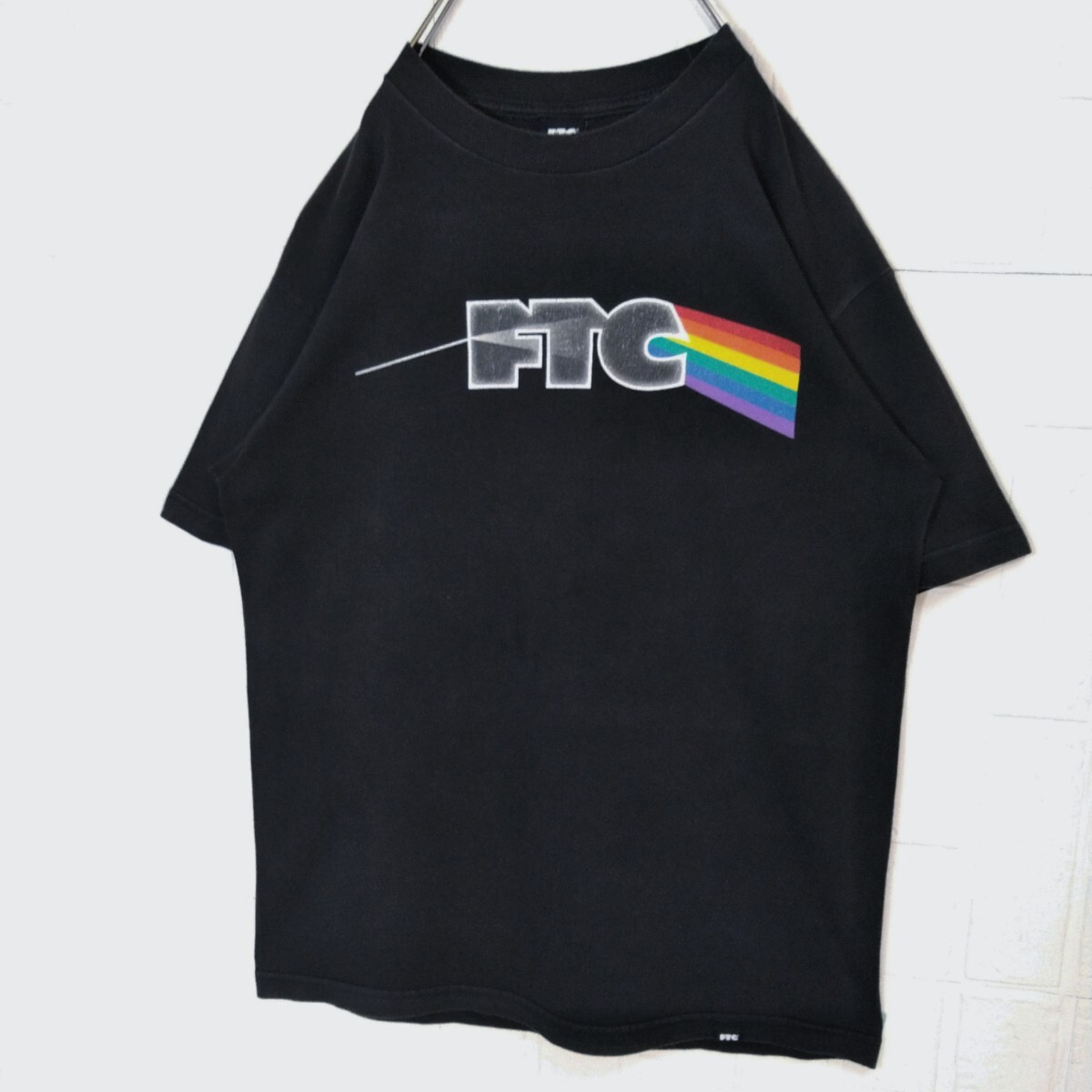 《FTC /エフティーシー》虹色　レインボー　ロゴ　Tシャツ　半袖_画像9