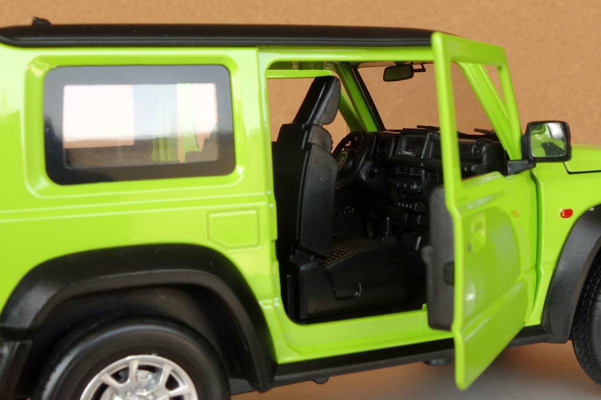 メーカー不明（MSZ？） 1/18 SUZUKI JIMNY 中古美品！の画像7