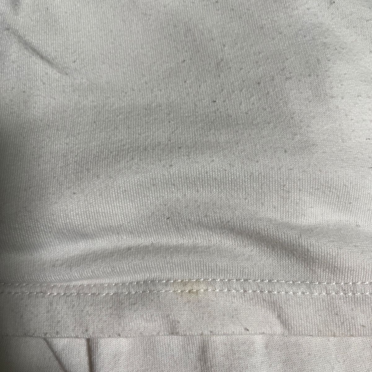 アースミュージックアンドエコロジー　ロンT Tシャツ　七分袖 白 ホワイト　ロゴ　プリント