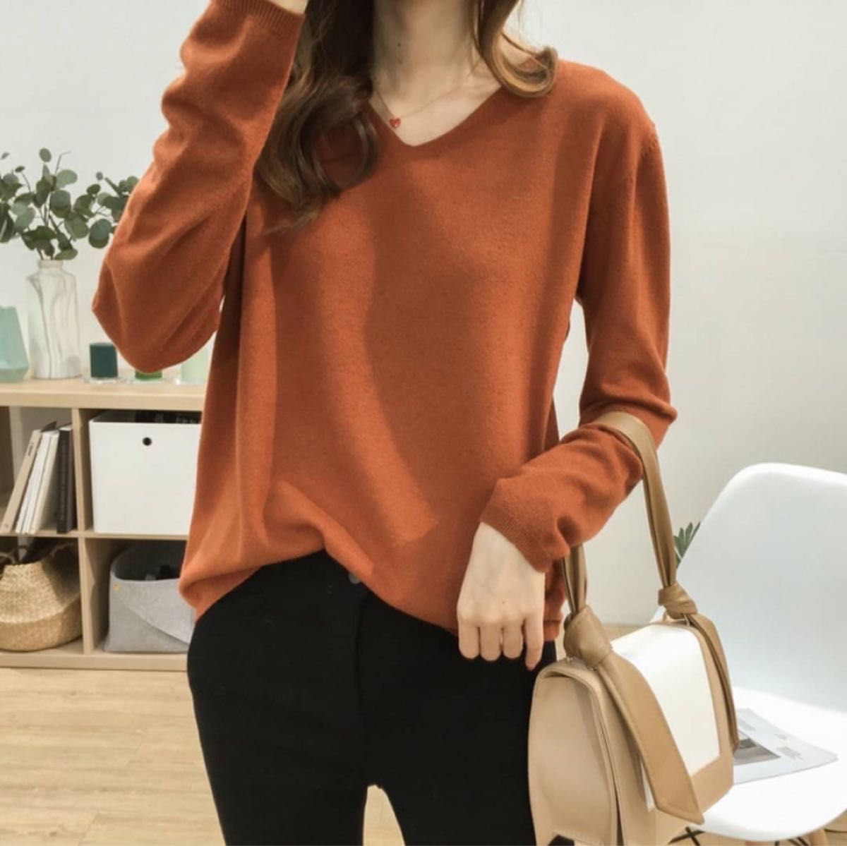 【オレンジ】Vネック　シンプルニット　セーター　プルオーバー　シンプル　カラー
