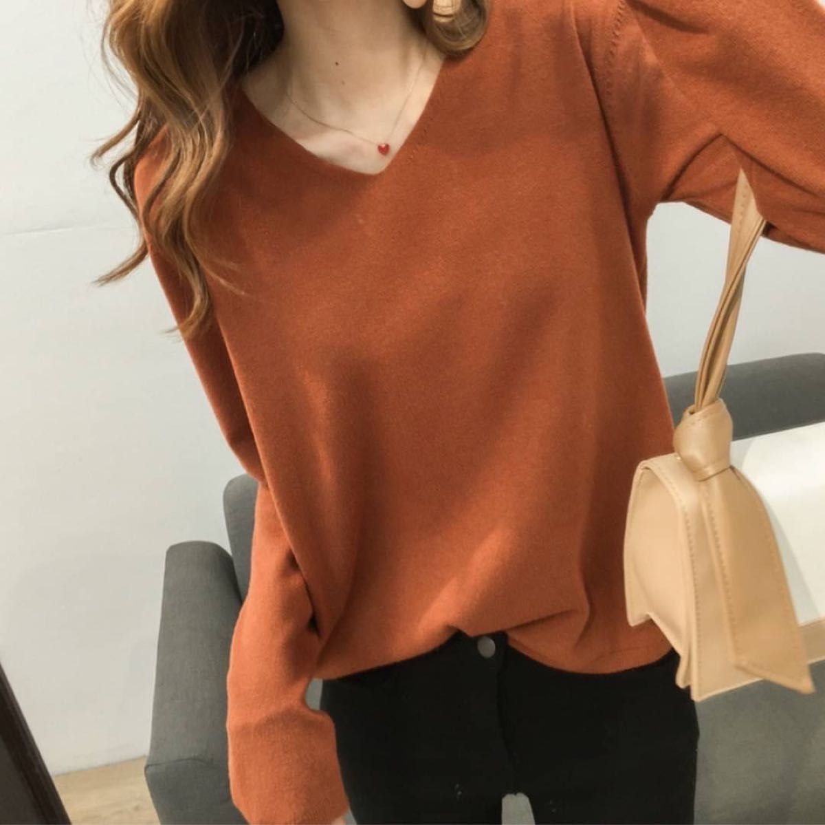 【オレンジ】Vネック　シンプルニット　セーター　プルオーバー　シンプル　カラー