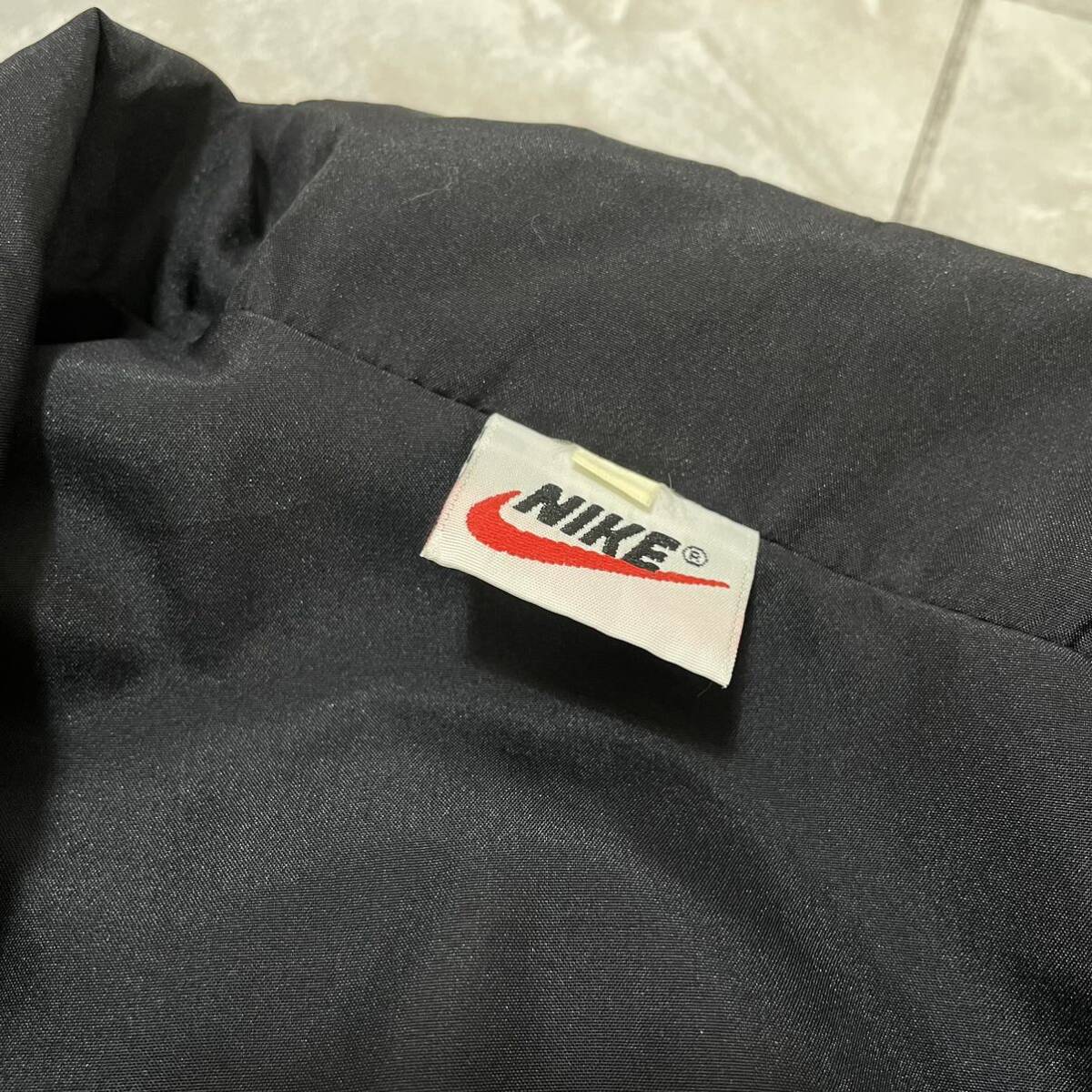 90s NIKE ナイキ Nylon Jacket ナイロンジャケット ジップアップ ハイネック 刺繍ロゴ 裏地メッシュ USA企画 ジャンパー ブラック 玉SS1659の画像2