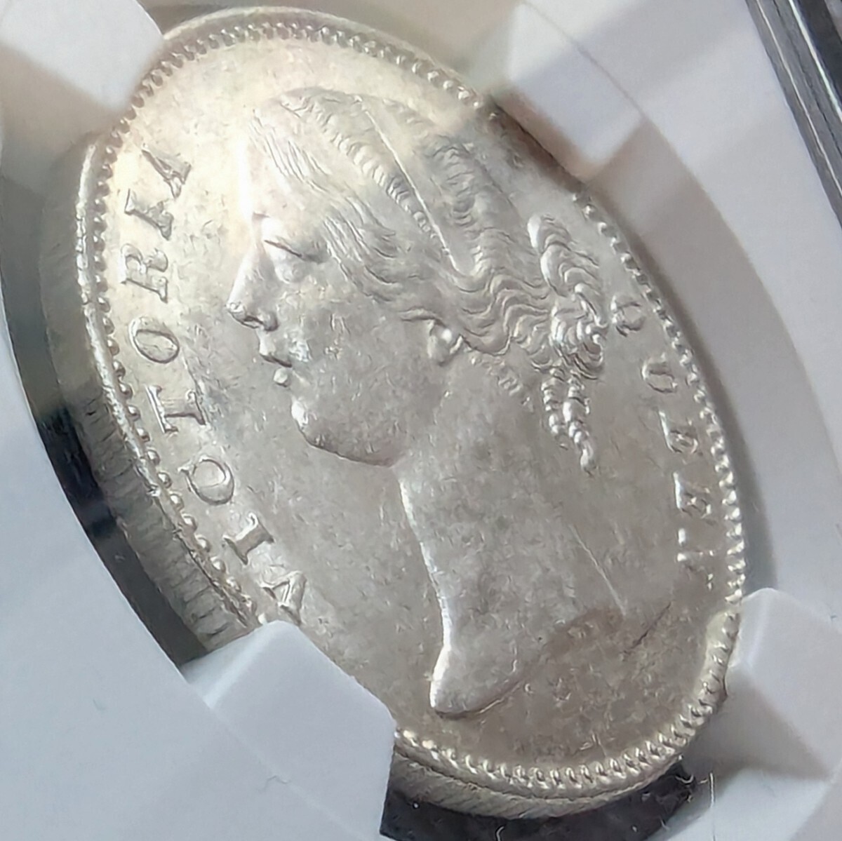 ★1円スタート 銀貨 鑑定 1840年 イギリス領 インド ヴィクトリア女王 1ルピー銀貨 NGC MS61 鑑定 ヤングヘッド アンティークコインコインの画像5