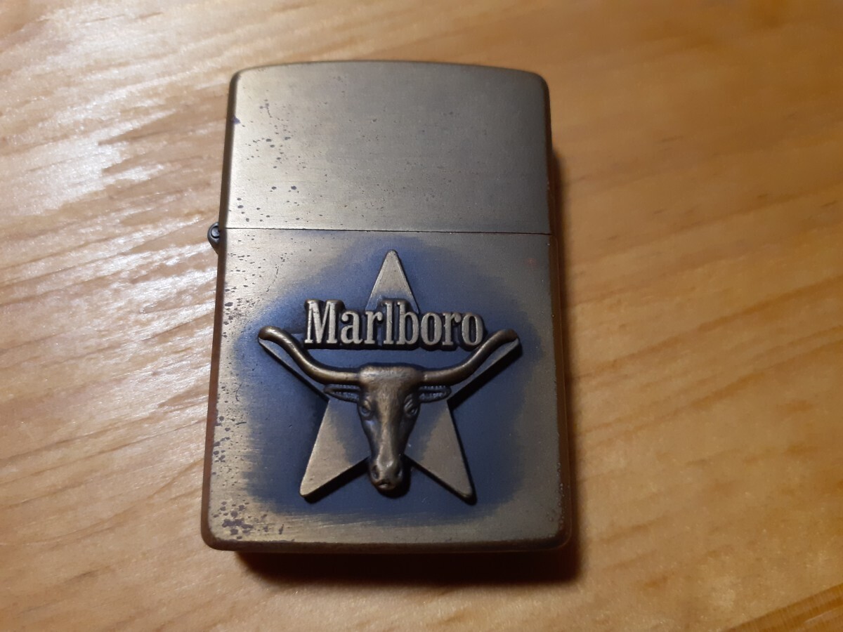 ◆未使用 限定 ZIPPO Marlboro マルボロ ロングホーン メタル貼り 1993年製 ゴールド古美仕上げ 箱付き 1993年製 送230円◆の画像2