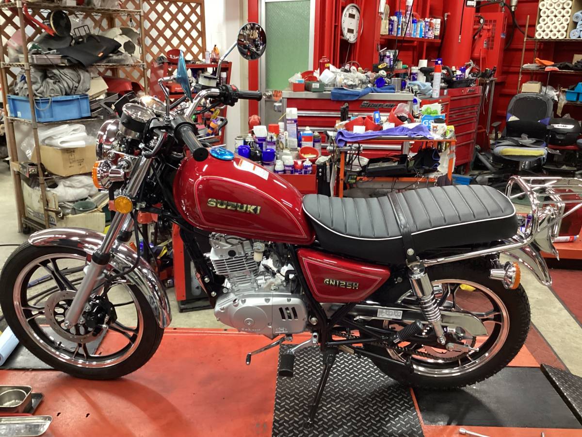 スズキ GN125H シート 黒白PP 防水タックロール カスタムシート 検 SUZUKI GN125 GN125-2F タックロール ローシート フラットシートの画像7