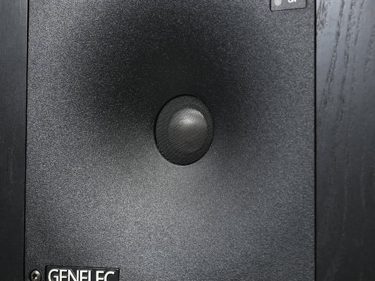 [店頭受け取り限定!!]GENELEC ( ジェネレック ) 1032A パワードモニタースピーカー ペア 純正スタンド付属 の画像7