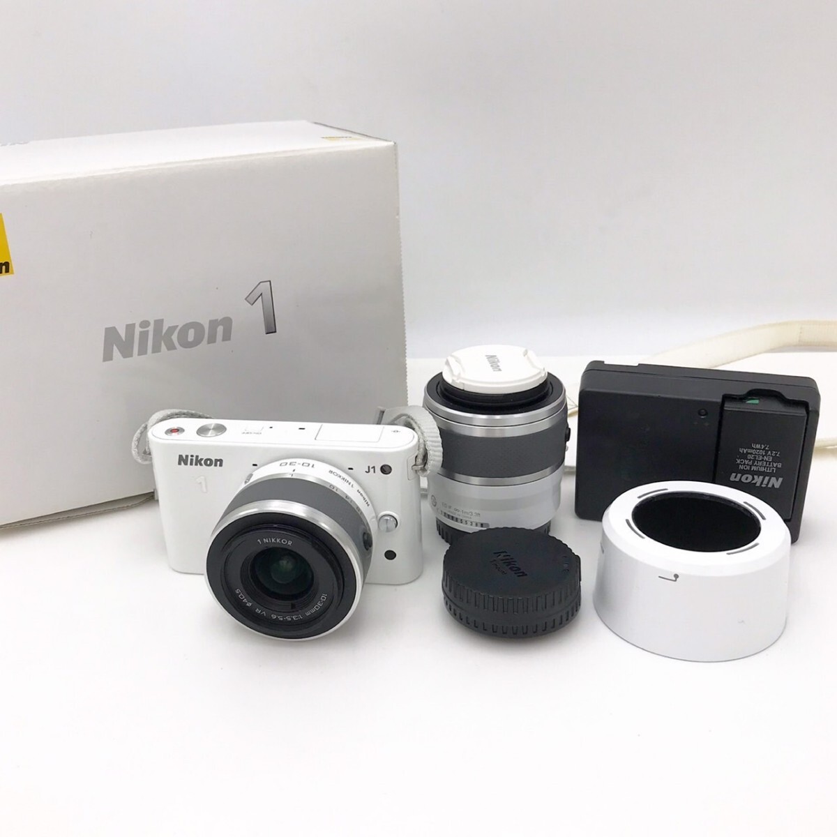  NIKON 1 J1 ダブル ズームキット ニコン Nikon ミラーレス 一眼 カメラ Double Zoom Kit ホワイト 白 箱有 動作確認済【NF5855】の画像1