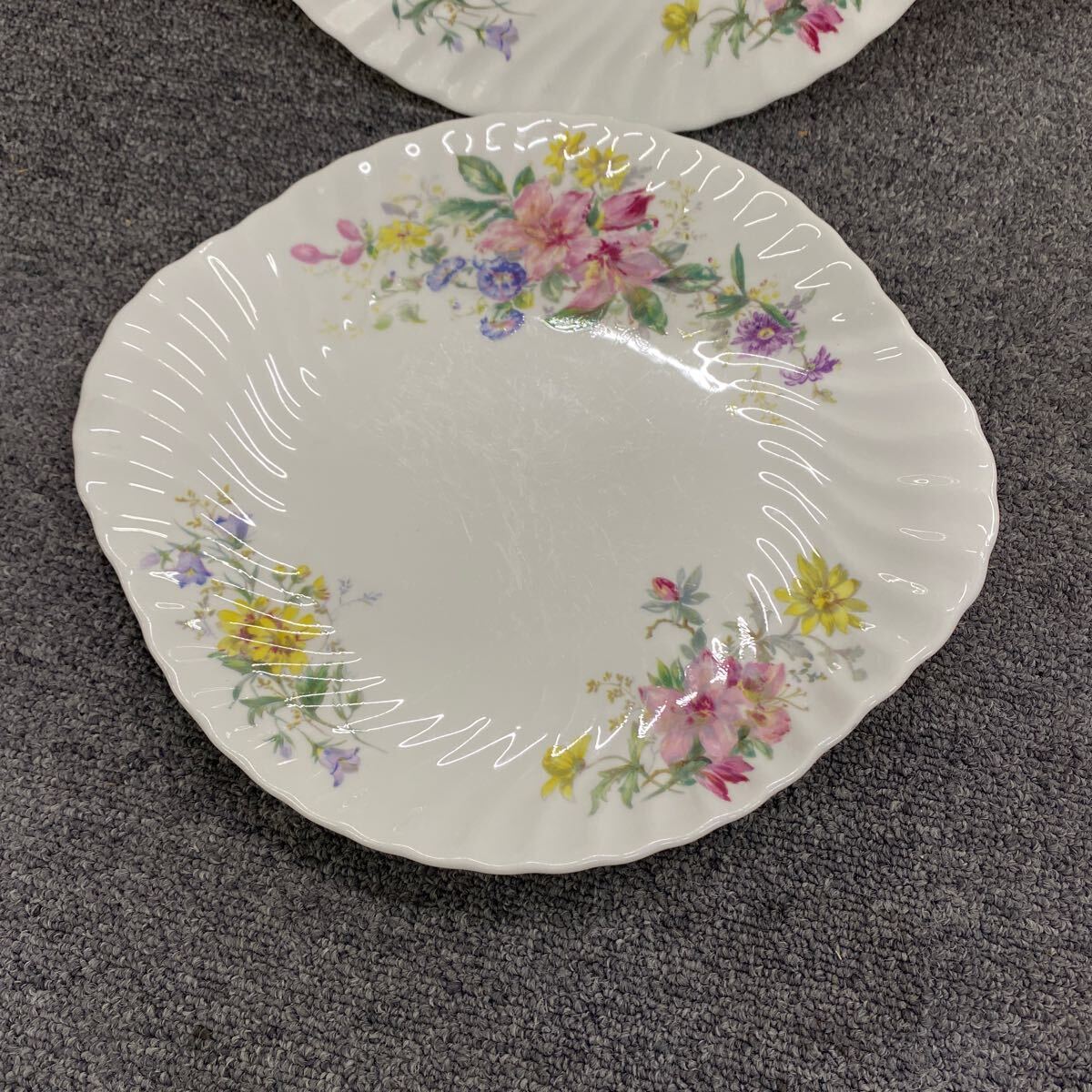 04110 Royal Doulton Royal Doultona LUKA tiaARCADIA ear attaching plate 2 pieces set floral print Western-style tableware 