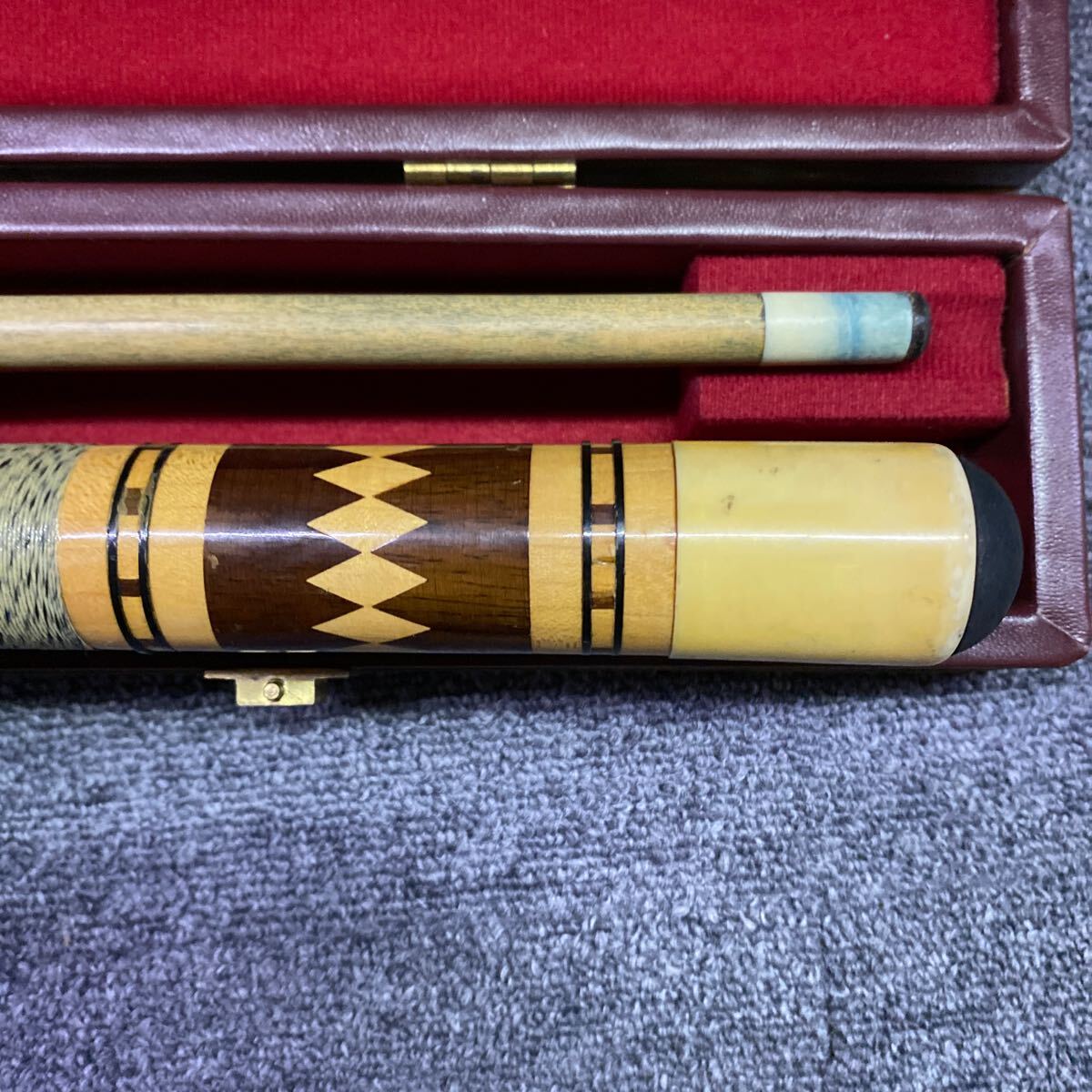 04412 [ used ][ details unknown ] billiards cue hard case attaching present condition goods 