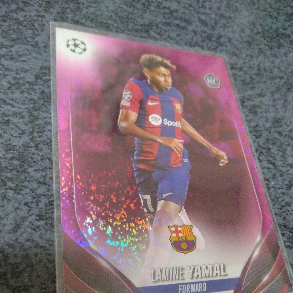 ヤマル TOPPS サッカーカード バルセロナ ルーキーカード 2023-24  Topps  UEFA  Club  Competitions  Soccer トレカ ラリーガの画像3