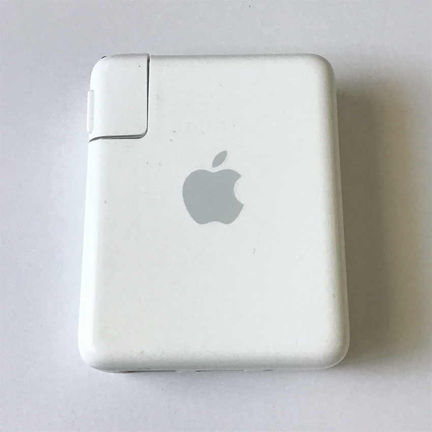 Apple AirMac Express Base Station A1264の画像1