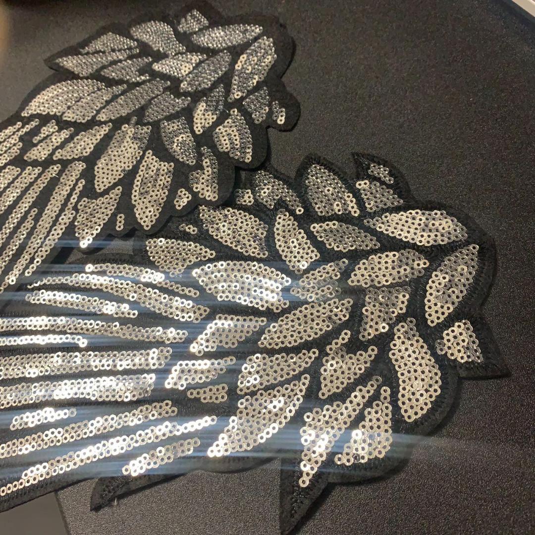 2枚　ワッペン 手縫い付け　銀の翼　豪華刺繍　きらきら　大きいサイズ　手芸