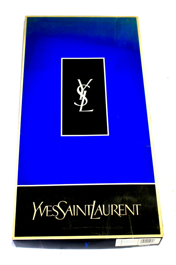 未使用品　タグ付き　★ギフトボックス　YSL イヴ・サンローラン Yves Saint Laurent バスマット　キッチンマット　45×60㎝_画像3