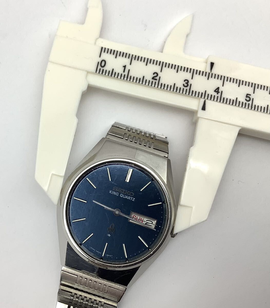 ① 稼働品 SEIKO セイコー 4823-8010 KING QUARTZ キングクォーツ デイデイト メンズ腕時計 文字盤ダークブルー系の画像7