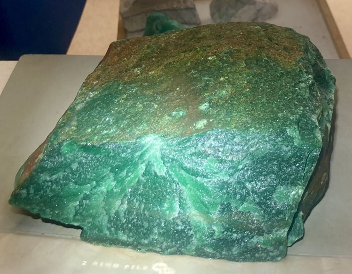 インド産超巨石天然アベンチュリン原石3.32kg［インド翡翠］_画像1