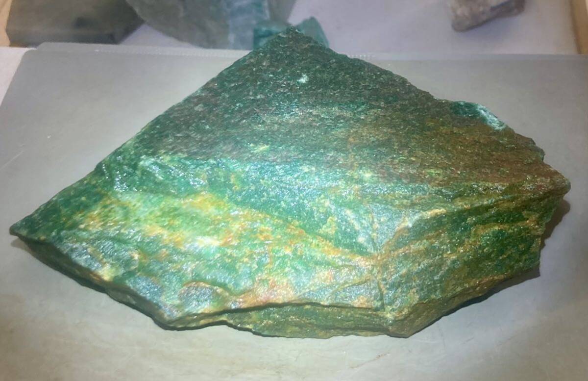 インド産超巨石天然アベンチュリン原石2.02kg［インド翡翠］