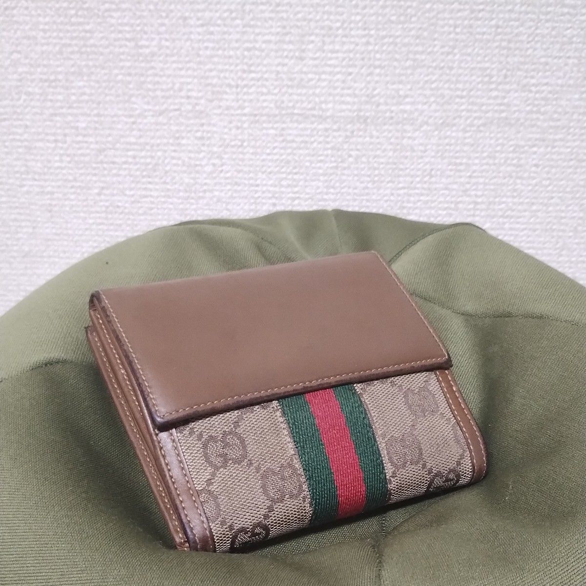 [値下げ][デパート購入・箱あり] GUCCI レザー 二つ折り財布 本革 GG グッチ 5103　小銭入れ有り