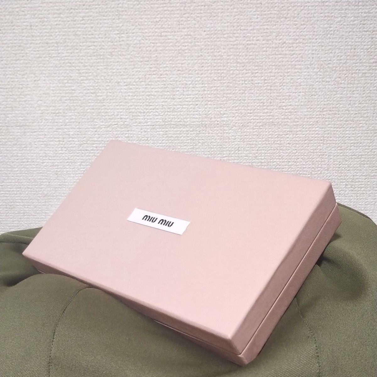 [値下げ][箱あり] miu miu ミュウミュウ 長財布 クロコ調 ピンク ラウンドファスナー  クロコ レザー 