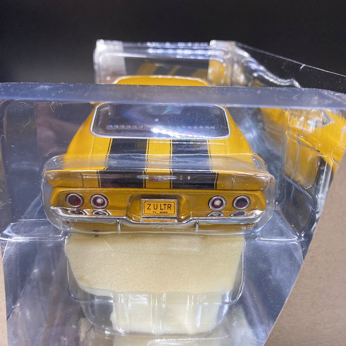 AMERICAN MUSCLE 1/18 1971 Chevrolet Camaro Z/28 シボレー カマロ ゴールド ブラックライン ミニカー 中古 稀少 激レアの画像8