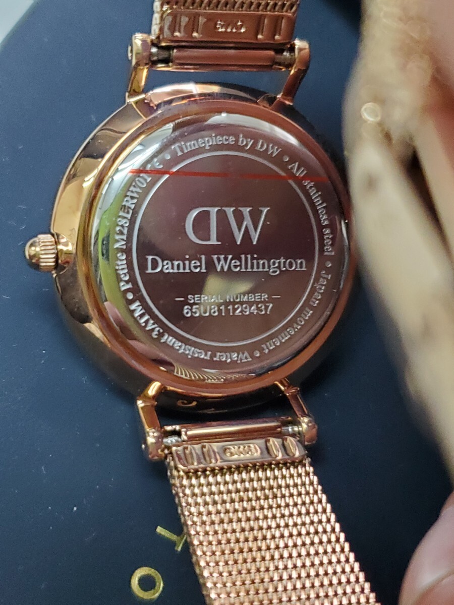 Daniel　Wellington ダニエルウェリントンPetite28 Pressed Lumine クリスタルローズゴールド　シルバー DW レディース腕時計　稼働品_画像7