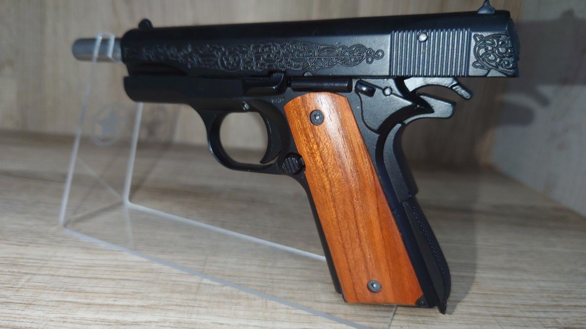 精巧1/2スケール ミニチュアモデルガン コルトM1911 ガバメント 木製グリップ エングレーブ ブラック｜Yahoo!フリマ（旧PayPayフリマ）