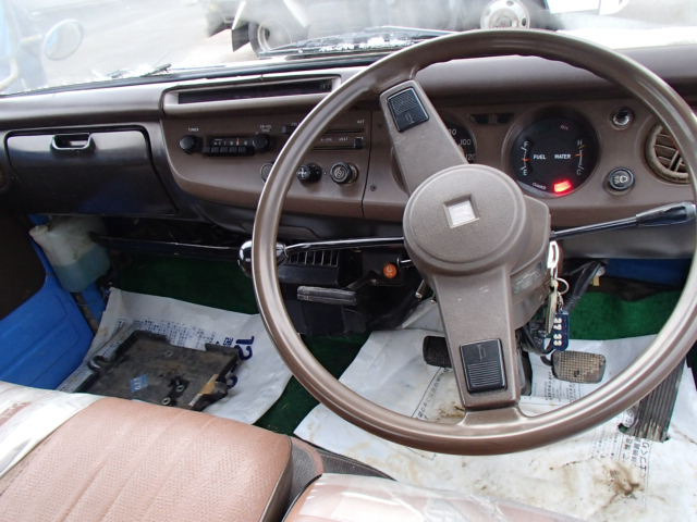 【諸費用コミ】:昭和55年 いすゞ エルフ 平ボディ 積載2000kg_画像の続きは「車両情報」からチェック