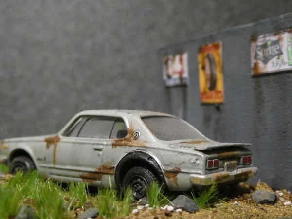 昭和レトロ 1/64 NISSAN スカイライン 2000GT‐R ハコスカ 情景ジオラマ完成品 ケース付の画像8